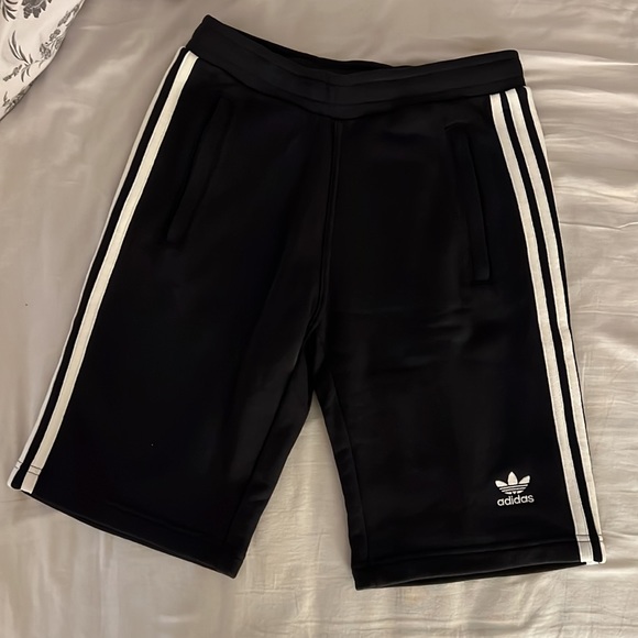 Adidas shorts - Picture 2 of 2